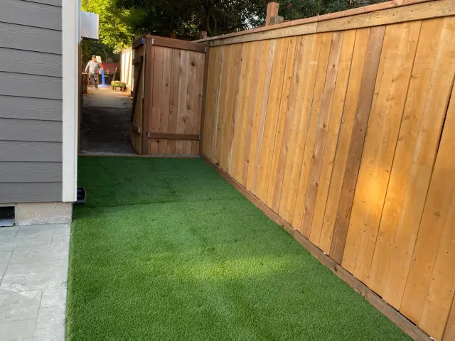 Residential wood fence installation Oregon City
